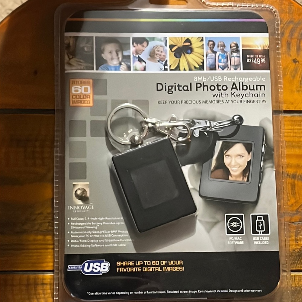 Digital Photo Album with Keychain